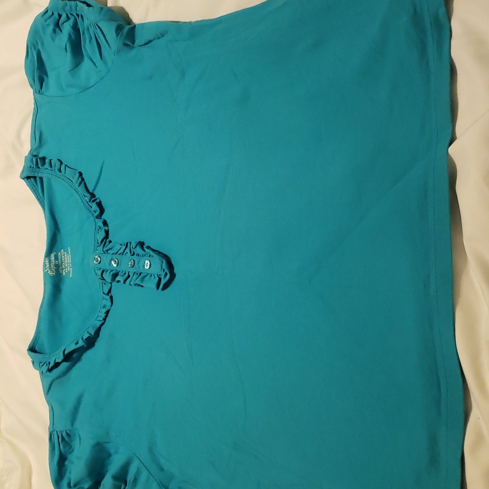 Southern Expressions  1 x ladies top
